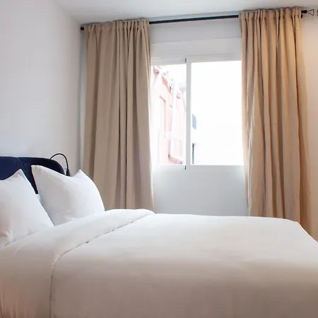 Luxury New 10 Min Walk To The Beach, Netflix, Late Checkout * Valenza