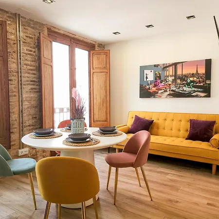 Luxury New 10 Min Walk To The Beach, Netflix, Late Checkout Valenza