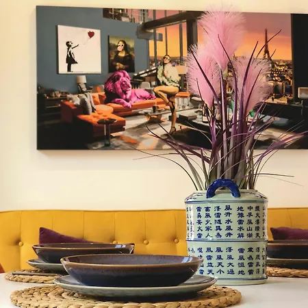 Luxury New 10 Min Walk To The Beach, Netflix, Late Checkout *