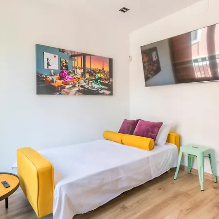 Luxury New 10 Min Walk To The Beach, Netflix, Late Checkout