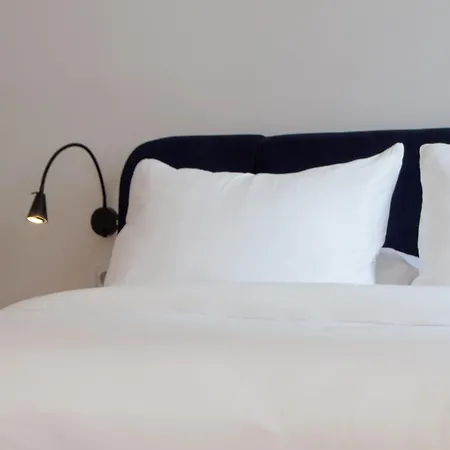Luxury New 10 Min Walk To The Beach, Netflix, Late Checkout