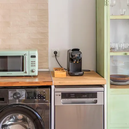 Apartment Luxury New 10 Min Walk To The Beach, Netflix, Late Checkout *